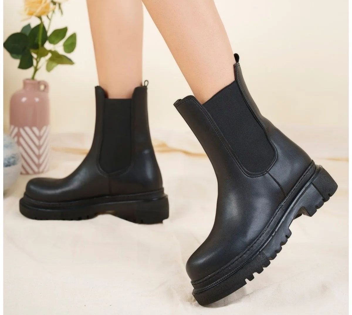 ZENVEA Siyah Termo Lastikli Kadın Bot